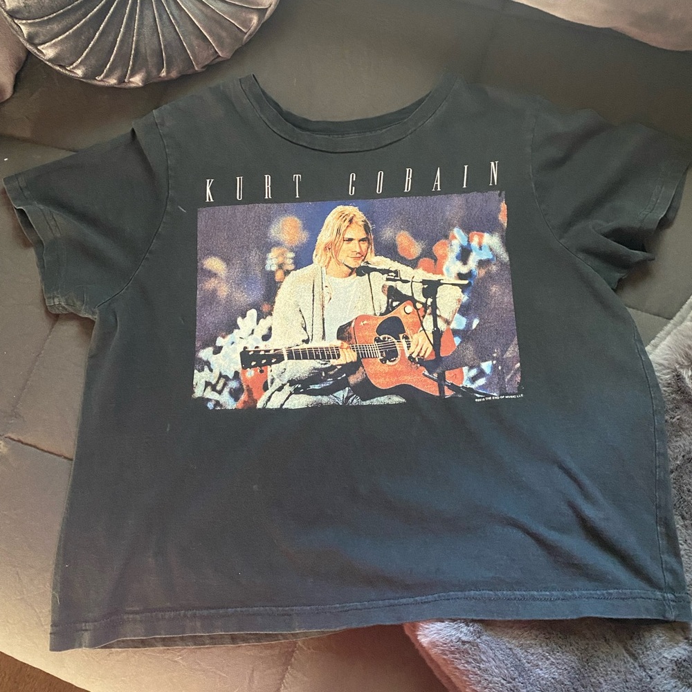 VINTAGE kurt cobain WITH GUITAIR! Concert Women’s Crop Tee XL